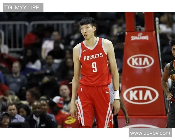 媒体人分析周琦单打风格对球队进攻流畅性的影响与战术调整建议